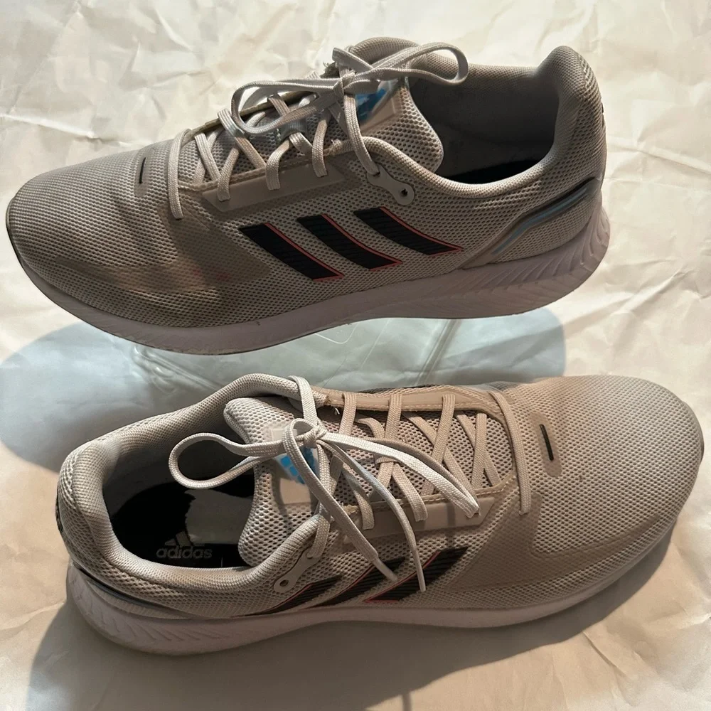 Adidas Men's Light Gray Athletic Shoes